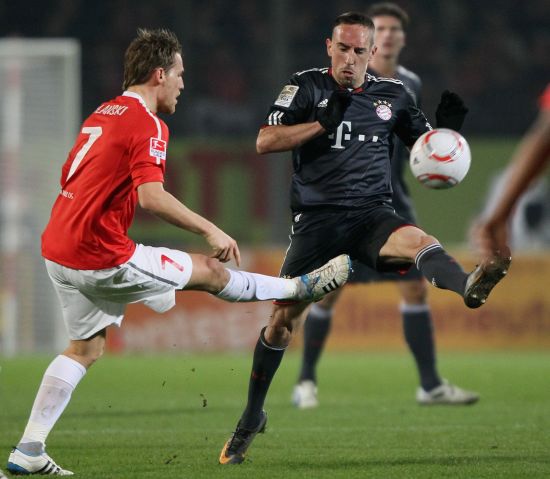 也通过推动 也通过推动